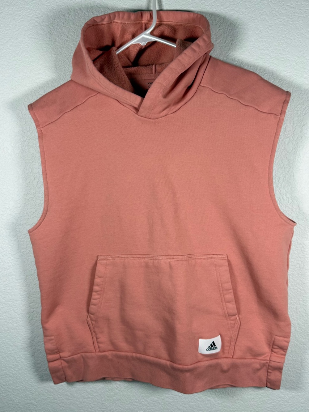 Adidas Sleeveless Hoodie - Dusty Rose. Perfect to layer 🧡